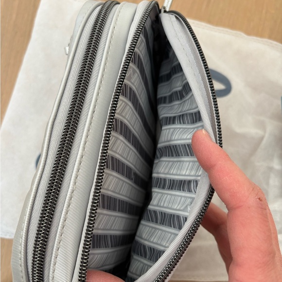 NWT Lug Super Coupe 2 Metallic Silver - Picture 5 of 15